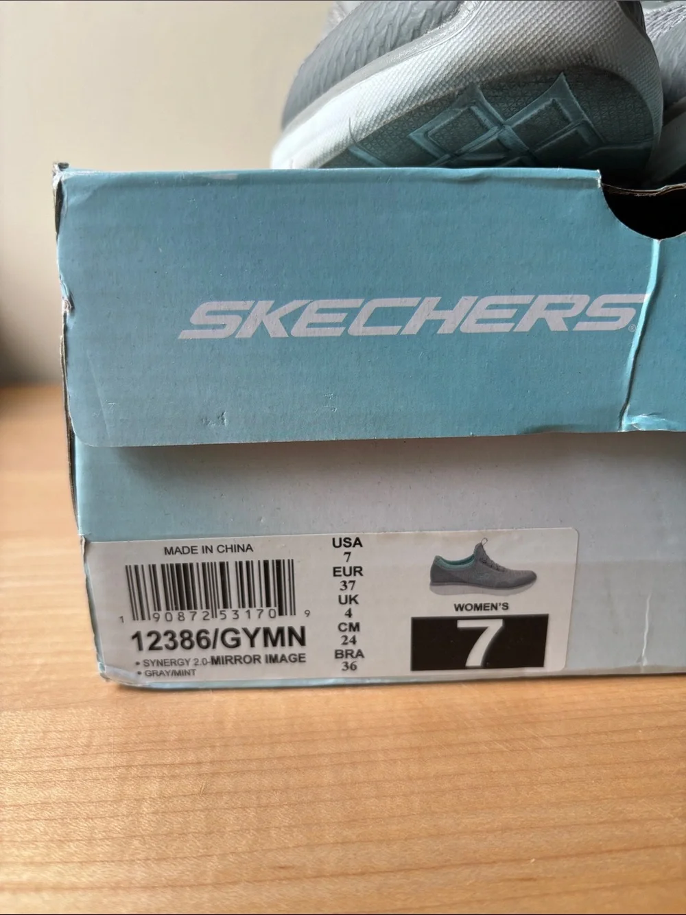 Skechers Synergy 2.0 in Grey with Turquoise Trim size 7